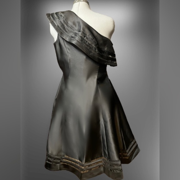 NWT ADRIANNA PAPELL Mikado Cocktail Dress wmns sz 6 - Picture 2 of 4